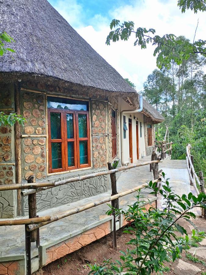 Chimpanzee Capital Safari Lodge Bigodi المظهر الخارجي الصورة
