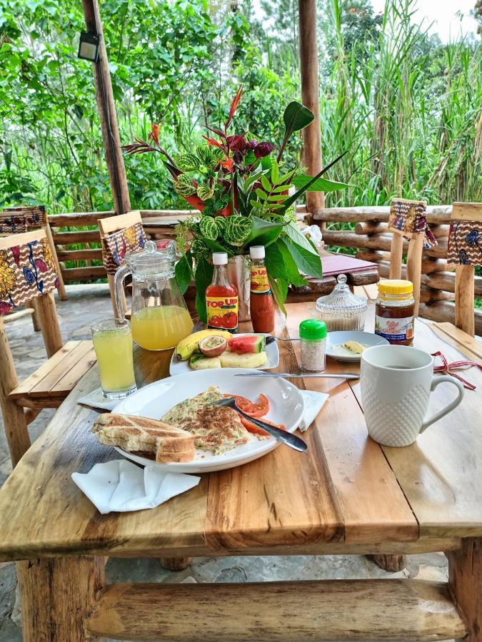 Chimpanzee Capital Safari Lodge Bigodi المظهر الخارجي الصورة