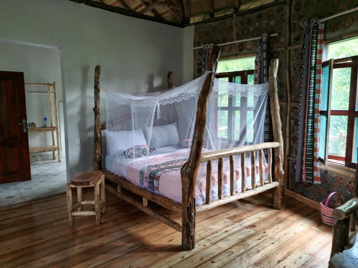 Chimpanzee Capital Safari Lodge Bigodi المظهر الخارجي الصورة
